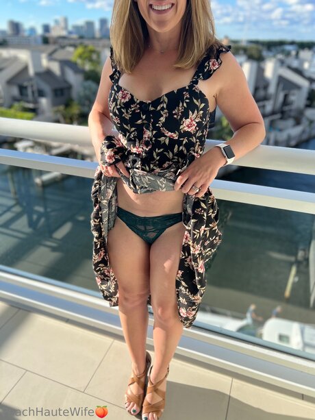 Peachhautewife ヌード女優 写真