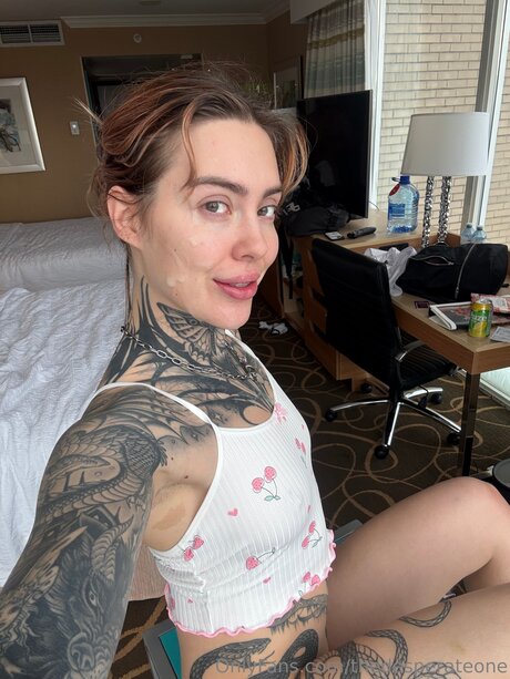 Thedesperateone ホットモデル 写真