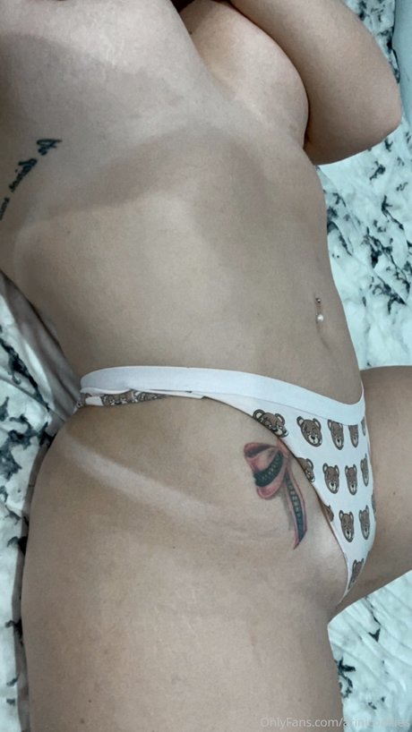 若い黒人女性オンリーファンズ えろた 写真