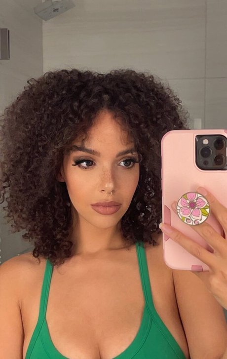 ポーグ xxx オンリーファンズ ホットセックス 画像