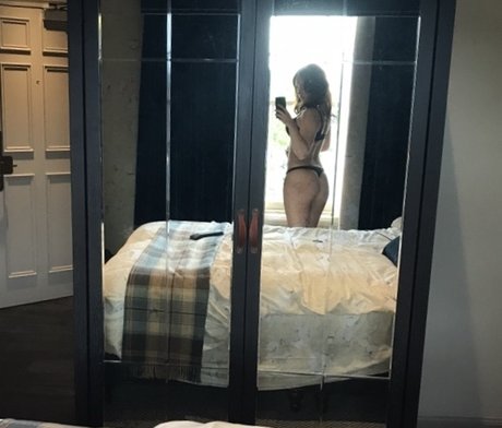 義母オンリーファンズ 無料ヌード 写真