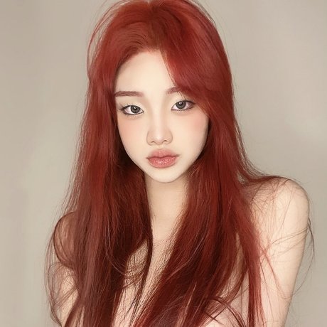 黒檀の猫オンリーファンズ エロチック 写真