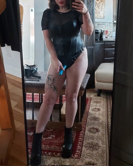 Alpha goddess aurora 無料のポルノスター 画像