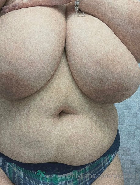 小柄な妻OnlyFans ホットセックス 画像