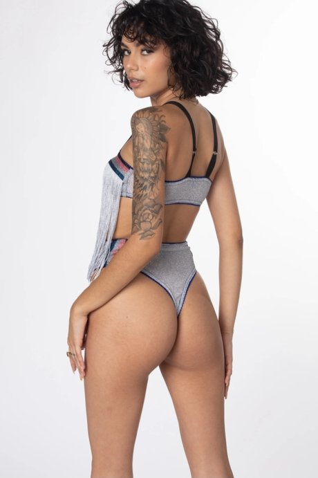 Brianna Itshades トップポルノスター 写真