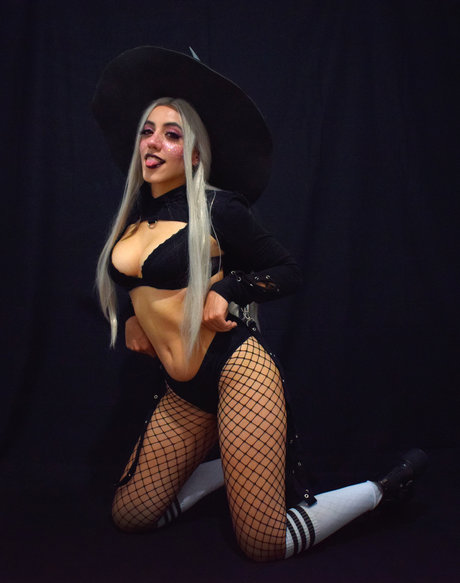 妊娠中のアジア人オンリーファンズ アートポルノ 画像