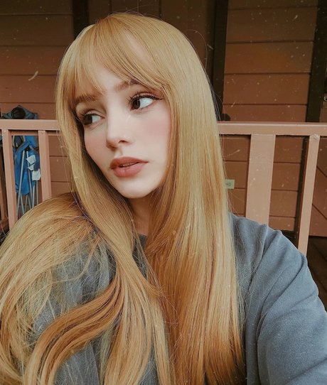 Kiki Sakura ポルノモデル 写真