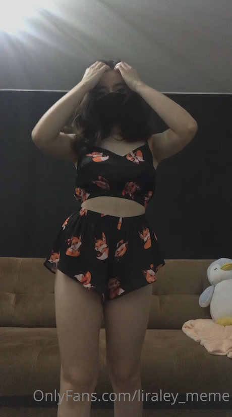 Liraley meme セクシーモデル ギャラリー