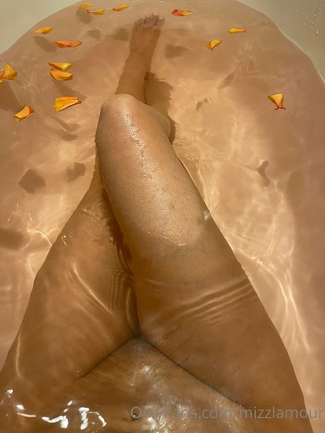 _Mizzlamour 裸の女優 画像