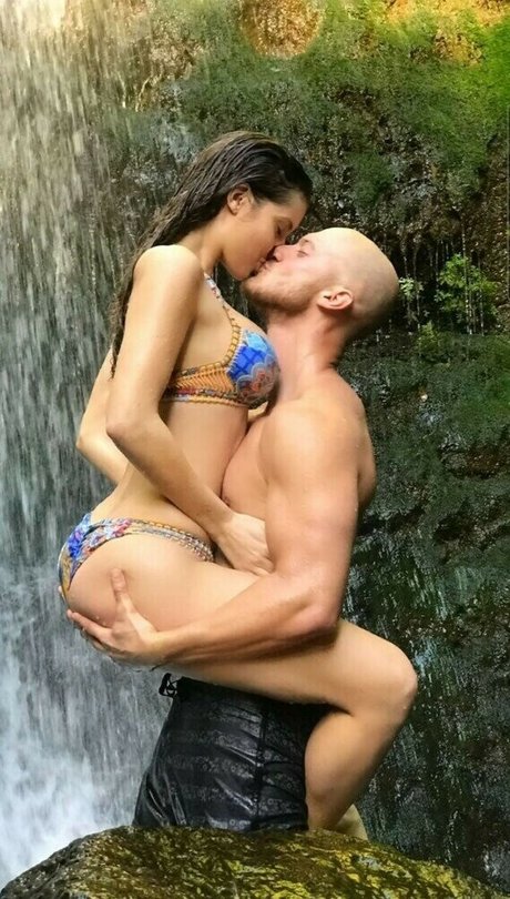 19歳のOnlyFans 無料セックス 写真