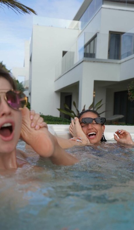 黒いお尻のオンリーファンズ 裸 写真