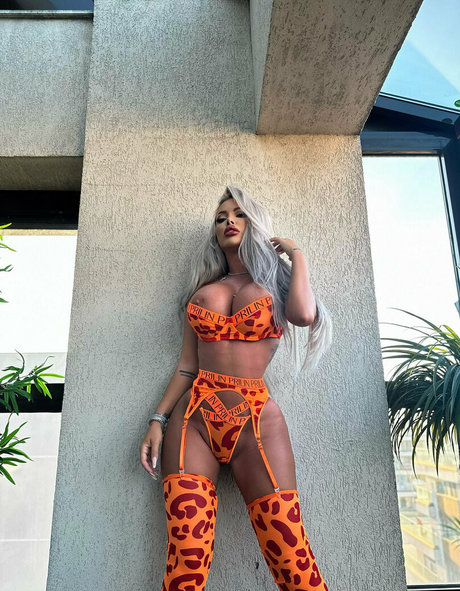 金髪オナニーOnlyFans ホットヌード 写真