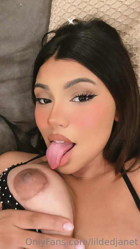 Lildedjanet ポルノスター HD ギャラリー