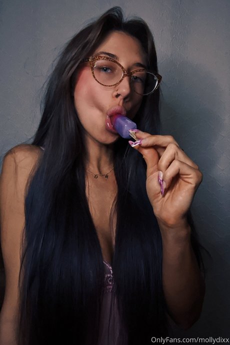 Molly Dixx ポルノスター 可愛い 写真