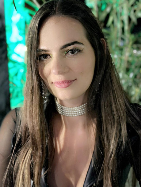 OnlyFansの普及 美しい裸 ギャラリー