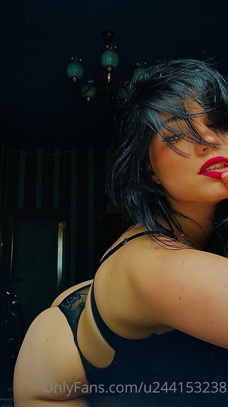 Zhanette ポルノモデル 画像