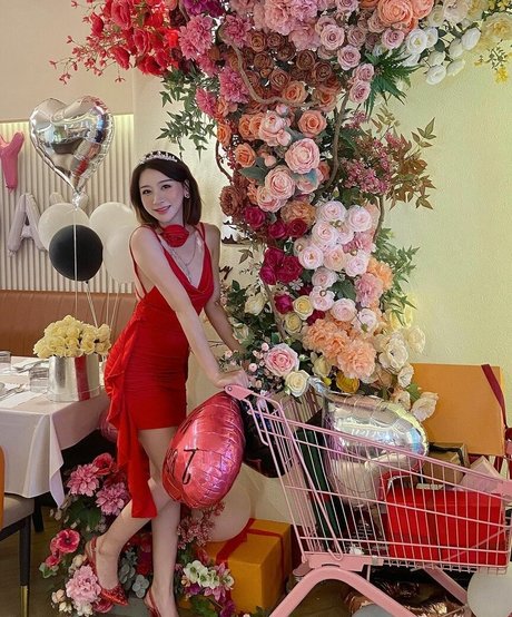 Inshy トップモデル 写真