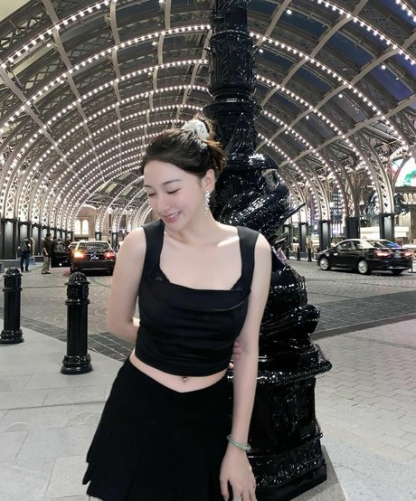 痩せたアジア人ティーン OnlyFans ホット裸 写真