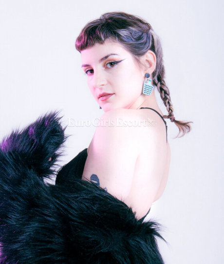 Zzofih ポルノスター セクシー 写真