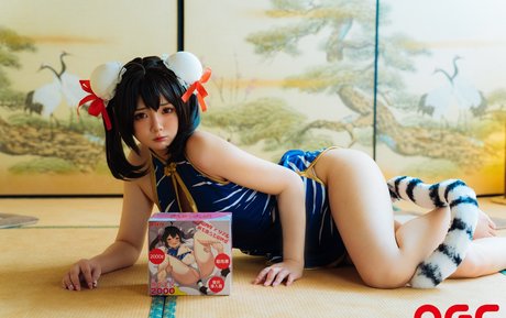 Raku トップモデル 写真