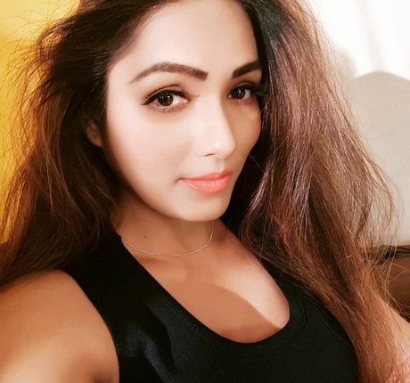 巨乳の黒人女性オンリーファンズ 美しいxxx 画像