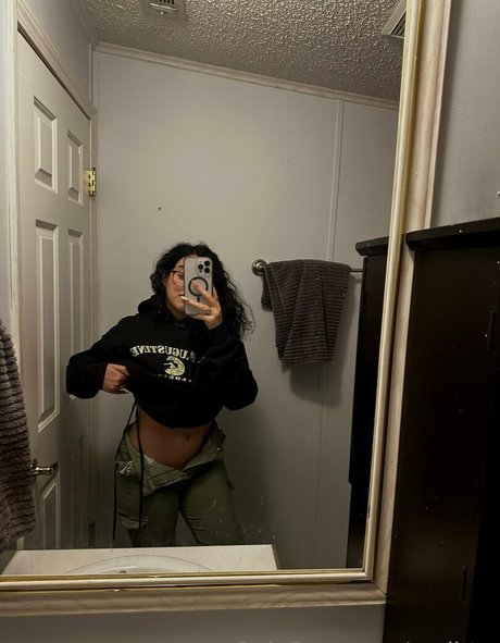 zuribtw アダルト女優 写真