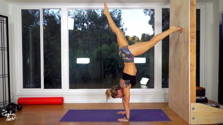 巨乳ブルネットオンリーファンズ エロ 画像