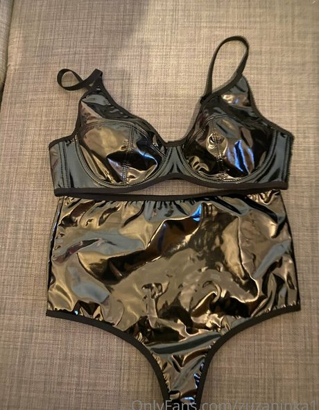 zuzaninka1 ポルノスター ヌード ギャラリー