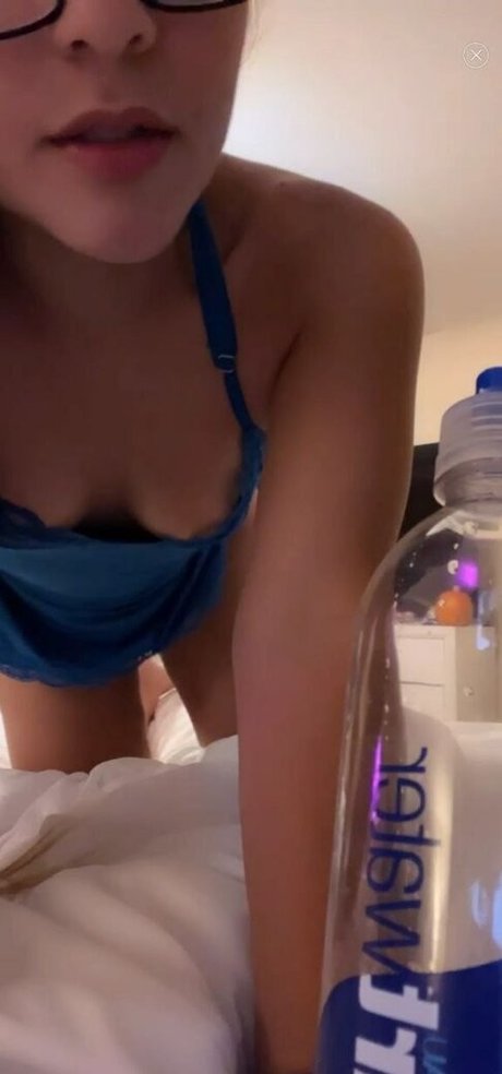 巨乳 パイズリ OnlyFans ヌード 画像