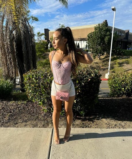 大きな黒い猫OnlyFans ヌード 写真