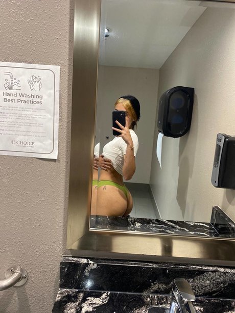 Angela Alvarez かわいいスター 写真