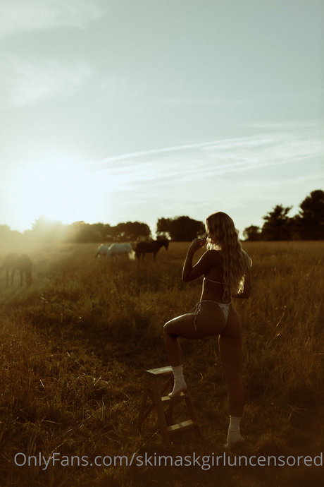 ブロンドビキニOnlyFans えろた 写真