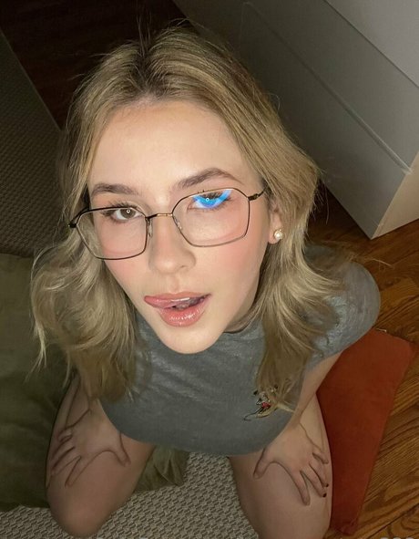 金髪クーガーオンリーファンズ 美しい裸 写真