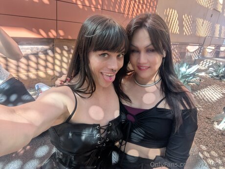 Nyxi Leon ヌードモデル 画像