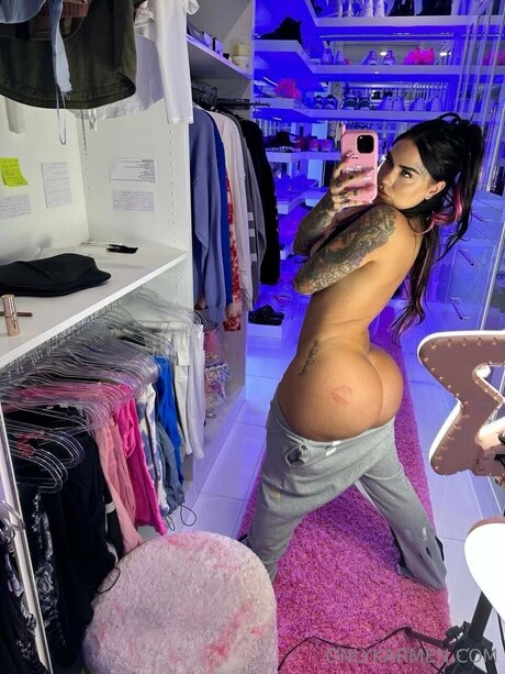 ブロンドビキニOnlyFans アートヌード 写真