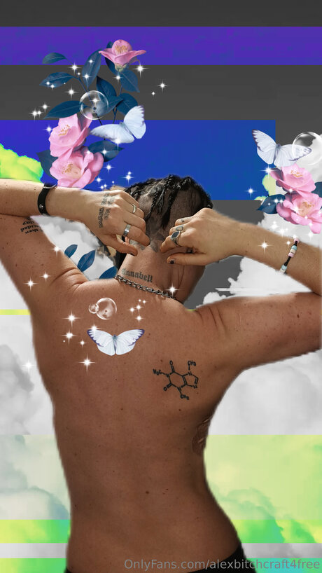 スリムな熟女OnlyFans ホットセックス 写真