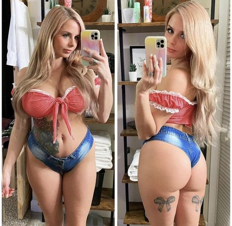 Heather Morgann_ 裸モデル 写真