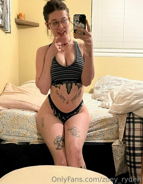 zoey ryderr セックスポルノスター 写真