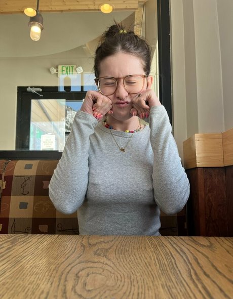 zoey ryderr ホットスター 写真