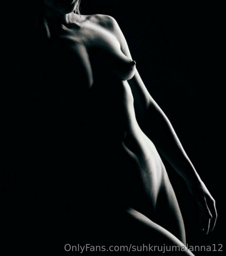 若いアジア人オンリーファンズ セクシーヌード 画像