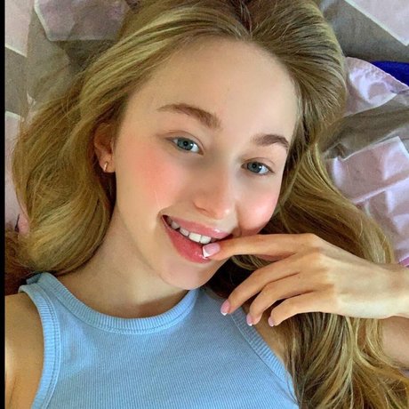 Mia Reina セクシーなスター 写真