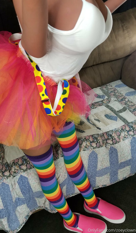 zoeyclown トップ女優 画像