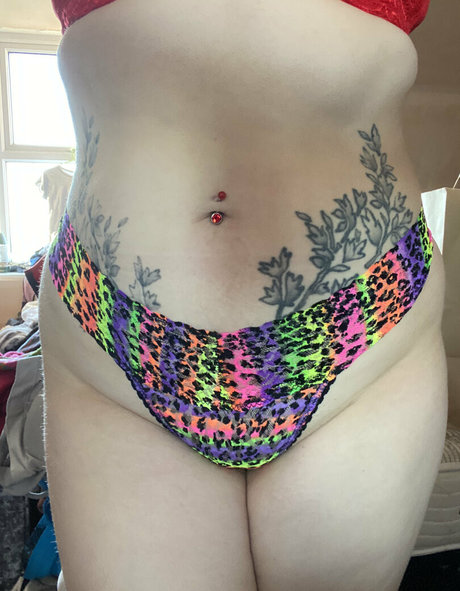 赤毛の太めOnlyFans ヌード 画像