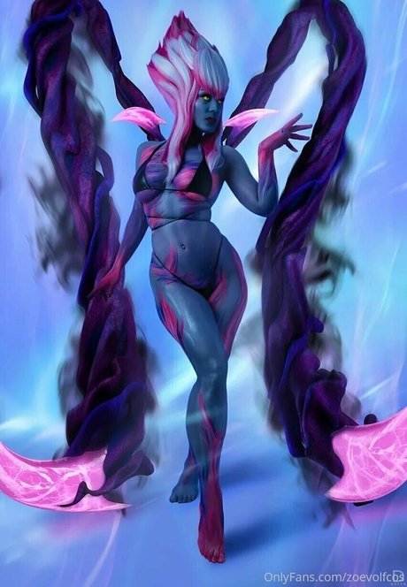 zoevolfcos ヌードモデル 画像