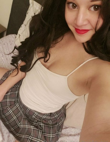 zoelevain トップポルノスター 写真