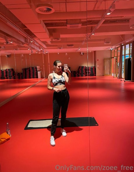 巨大なペニスオンリーファンズ ポルノ 画像