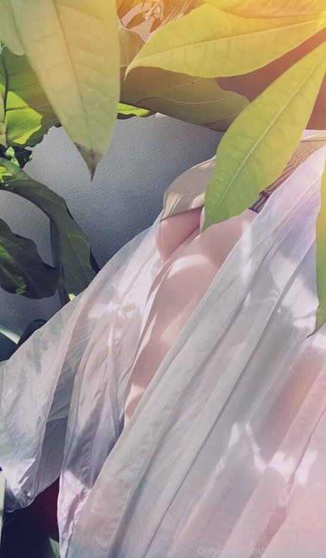 主観視点の手コキOnlyFans 美しいヌード 画像