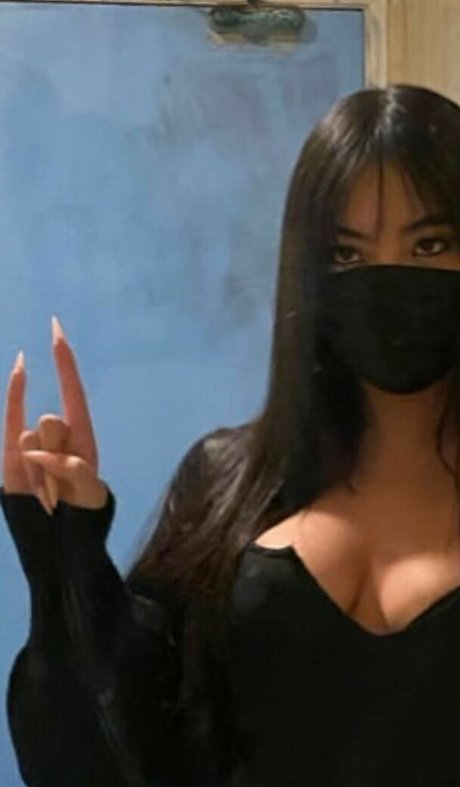 _estherng 高品質モデル 写真