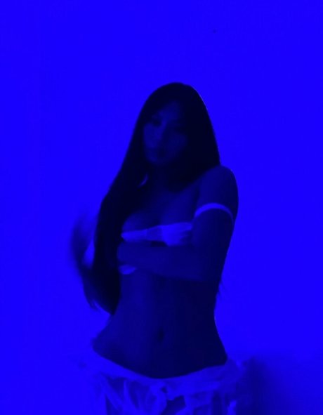 _estherng 高品質のポルノスター 写真