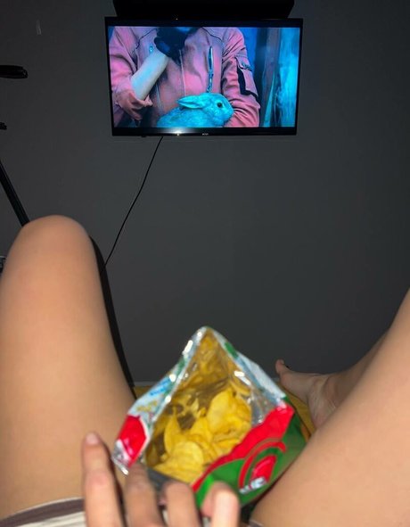 巨大なチンポを持つシーメールオンリーファンズ ホット裸 写真